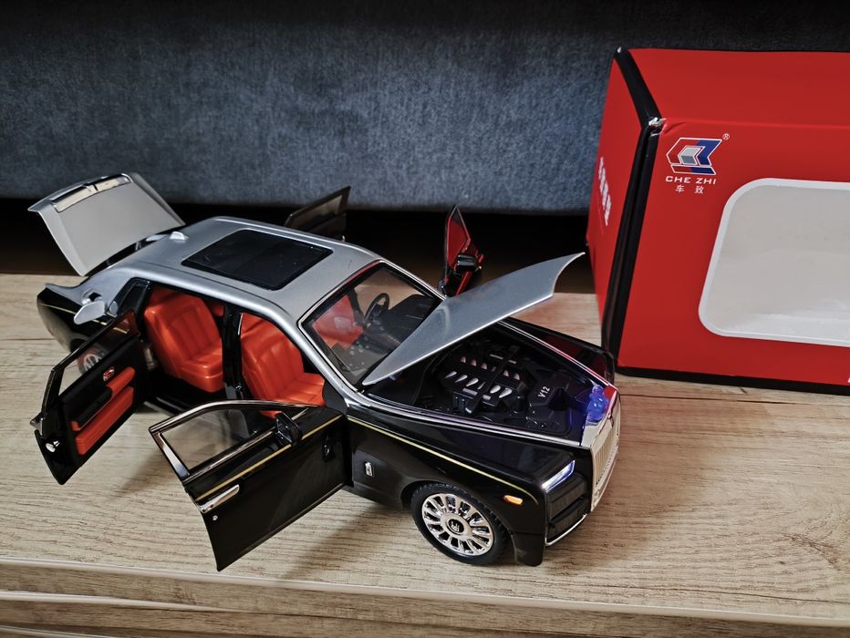 Vand macheta Rolls Royce cu sunet si lumini scara 1/18