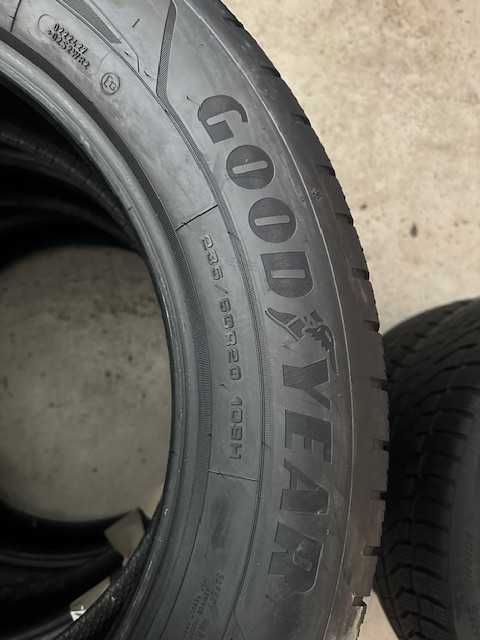 Set anvelope iarna Goodyear UltraGrip Performance 235 60 R20