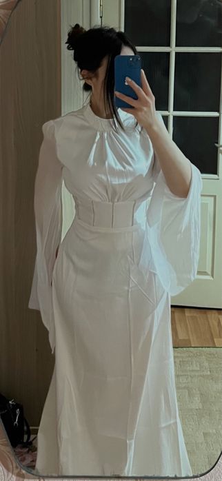 Продается платье новое