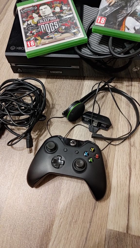 Xbox one + casti+ 1 joystick