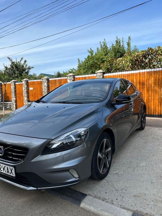 Volvo V40 Rdesign