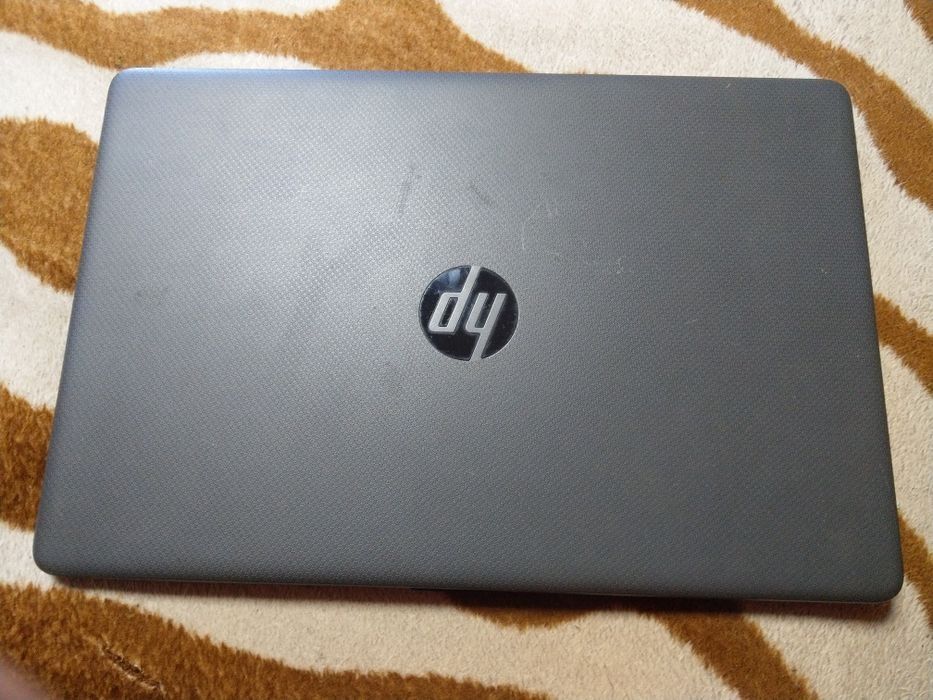 Laptop HP 15,Ryzen 3-3250u,8gb ram, ssd 256gb