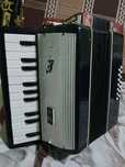 Acordeon micuț 550 lei