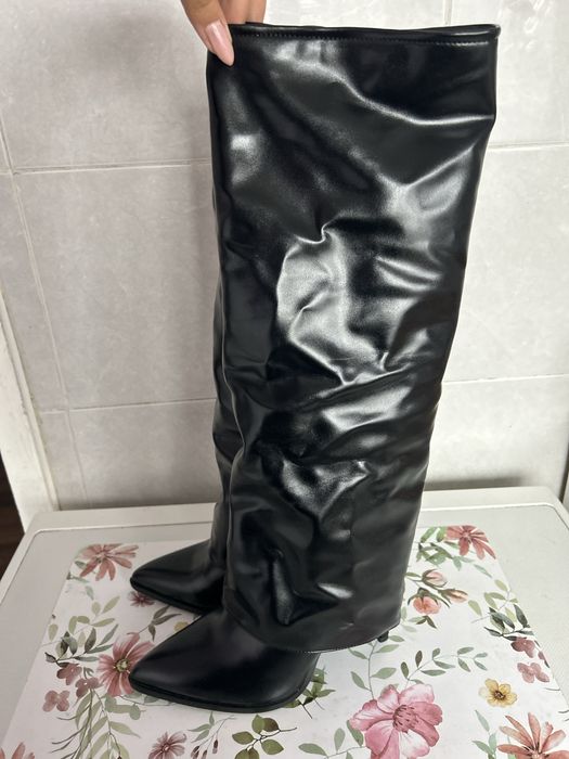 Високи ботуши, ботуши на висок ток, широки ботуши