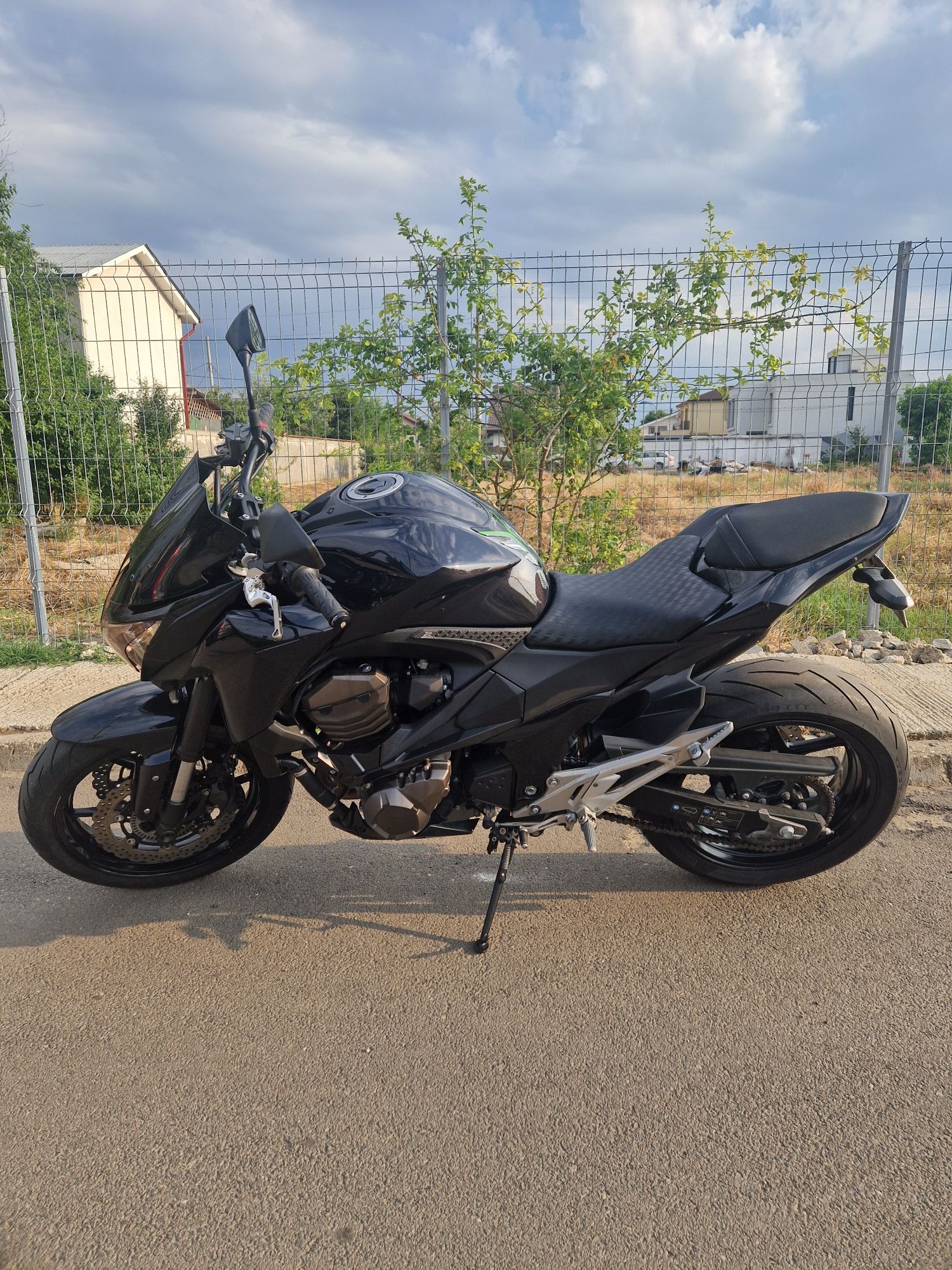 Kawasaki z800  70kw LEGAL A2