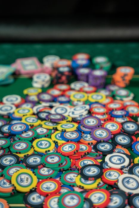 Jetoane poker la comanda personalizate cu LOGO tau CustomTables.eu