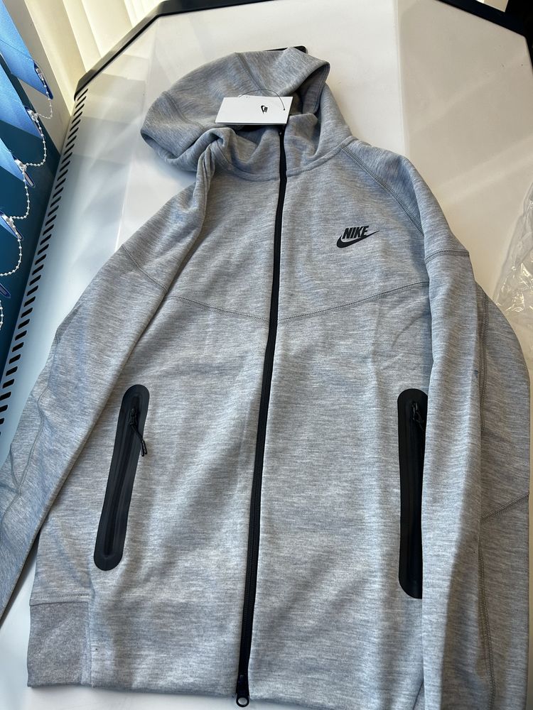Nike tech fleece(чисто нов)