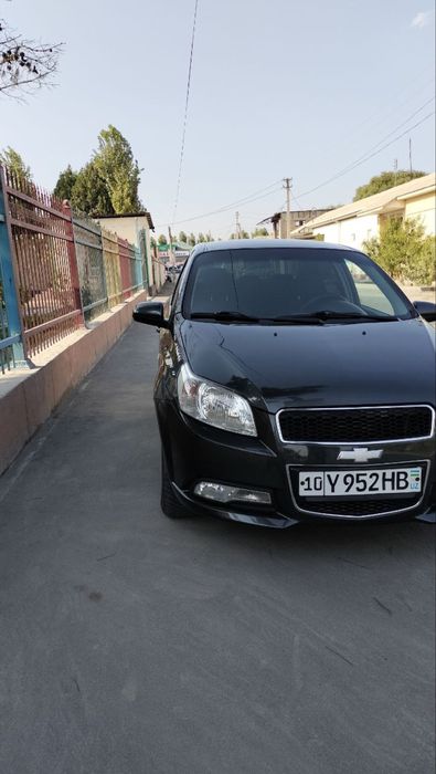 Нексия 3 сотилади