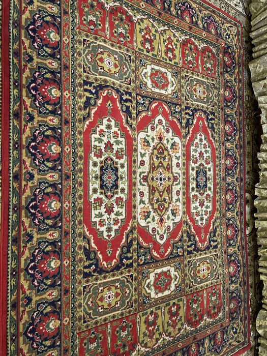 Ковры 2 штуки б/у в очень хорошем состоянии