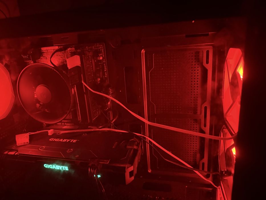 Прлдам пк срочно почти новый