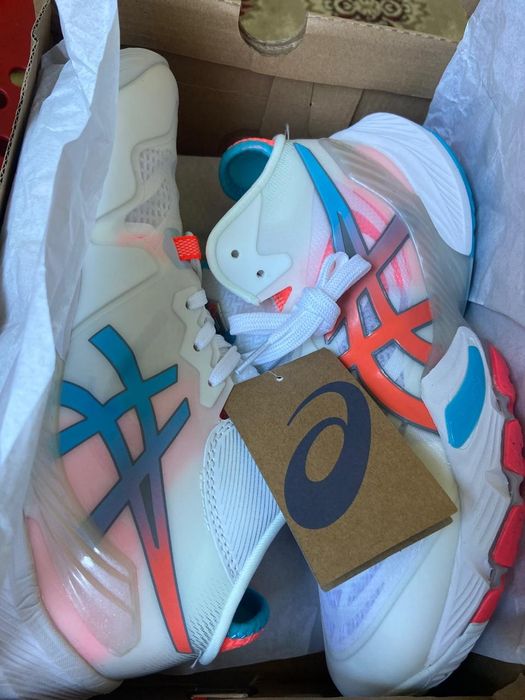 Продам новый Asics metarais оригинал