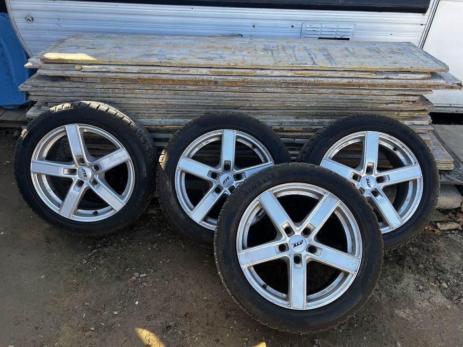 Vand jante r17' cu anvelope de iarna