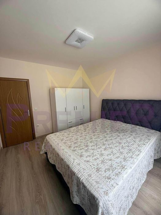 Дава се под наем Двустаен апартамент в Варна, Левски - 65 кв.м за 663 € - Снимка #2