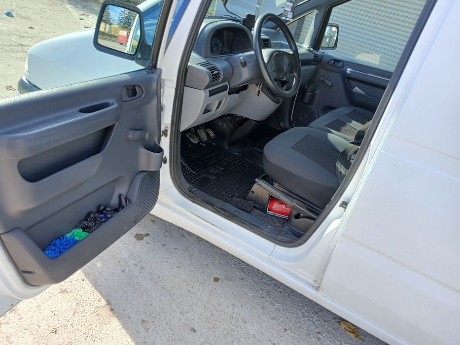 Пежа Експерт 1.9D климатик 2003година