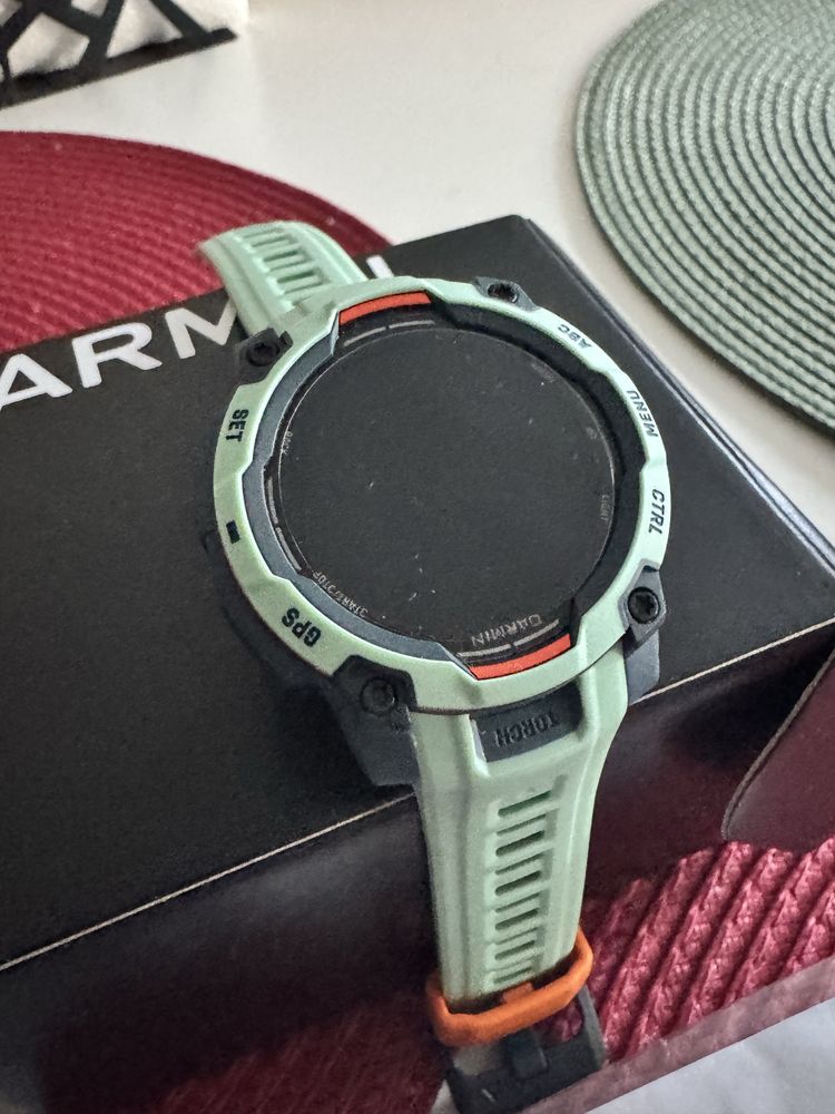 Garmin Instinct 3 45мм Amoled Neotropic