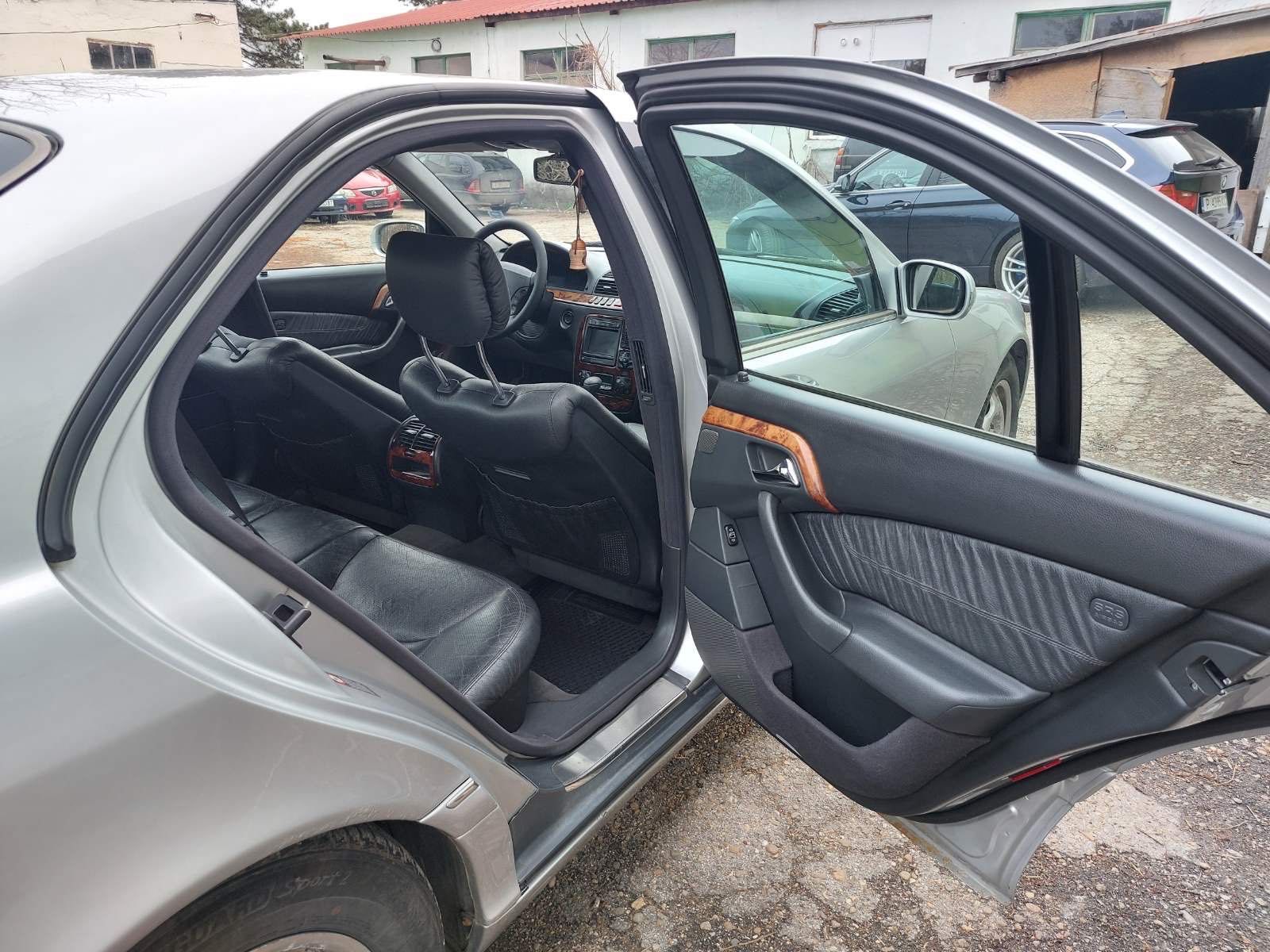 Продавам Mercedes S-class