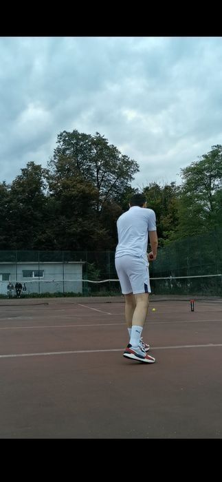 Antrenor tenis de câmp
