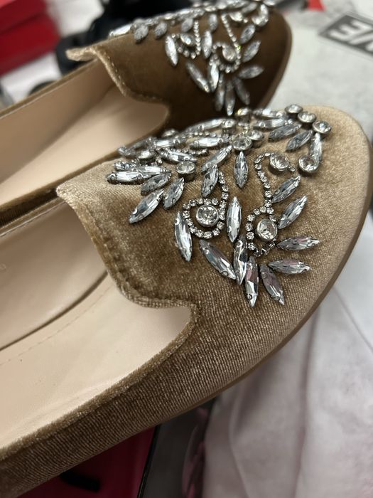 НОВИ обувки р-р 39