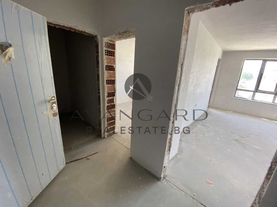 Продава се Двустаен апартамент в Пловдив, Остромила - 70 кв.м за 1372 €/кв.м - Снимка #3