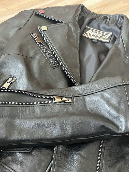 Модерно дамско кожено яке на марката Dawn’M