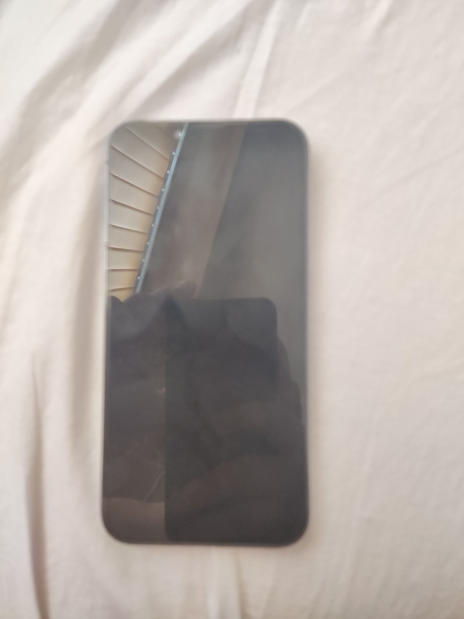 Продавам iphone 13pro