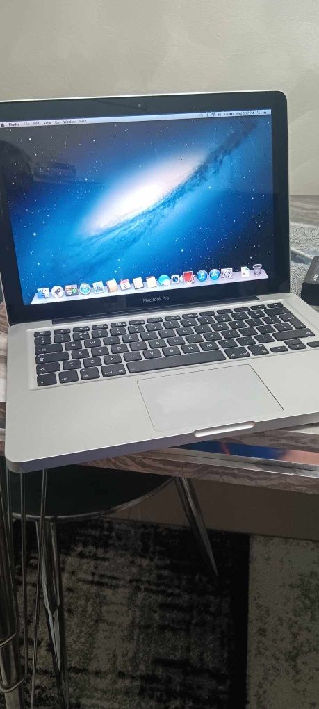 Vand Laptop MacBook pro