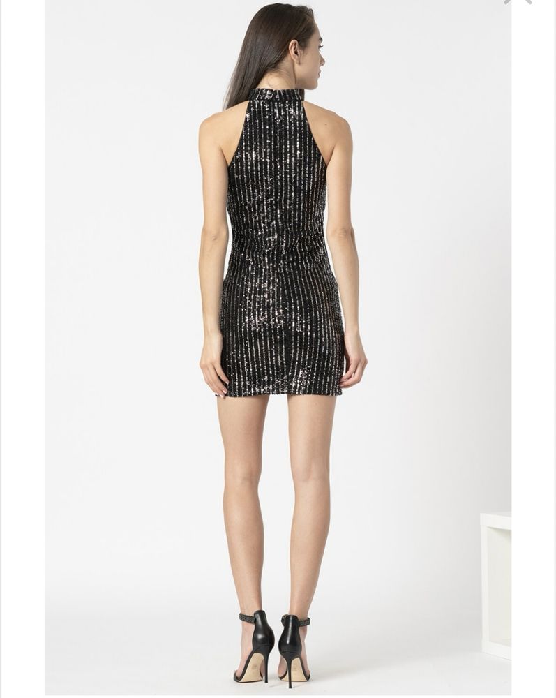 Нова пайетена рокля Guess- S size