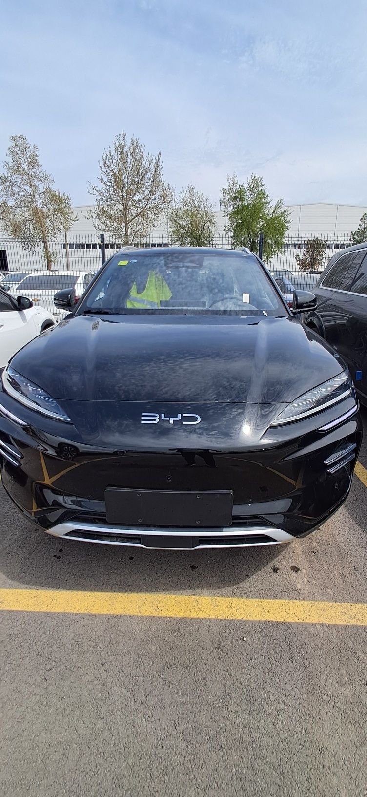 BYD Chempion smart qora rangi 2025yil 605km