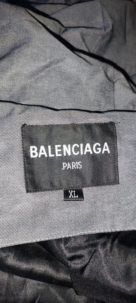Продам куртку Balenciaga