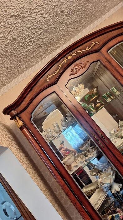 сервант в зал, в гостинную