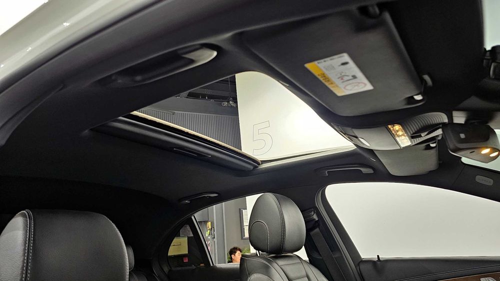 Benz (Mercedes-Benz) E-Class E300e 4MATIC Exclusive