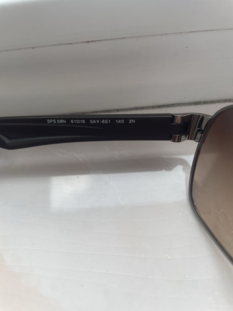 De vanzare: ochelari soare Prada