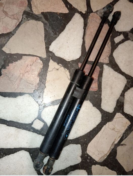 Vând telescoape de portbagaj BMW seria 3 e 46