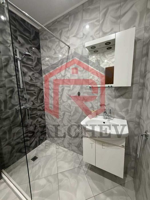 Тристаен апартамент под наем / Победа