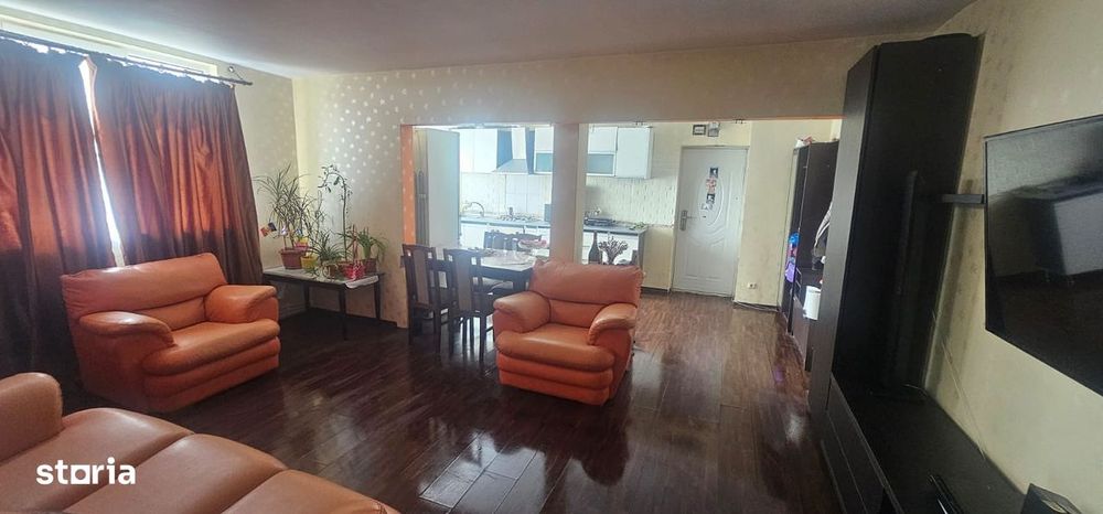 Apartament 3 camere – Alexandru cel Bun (la bulevard)