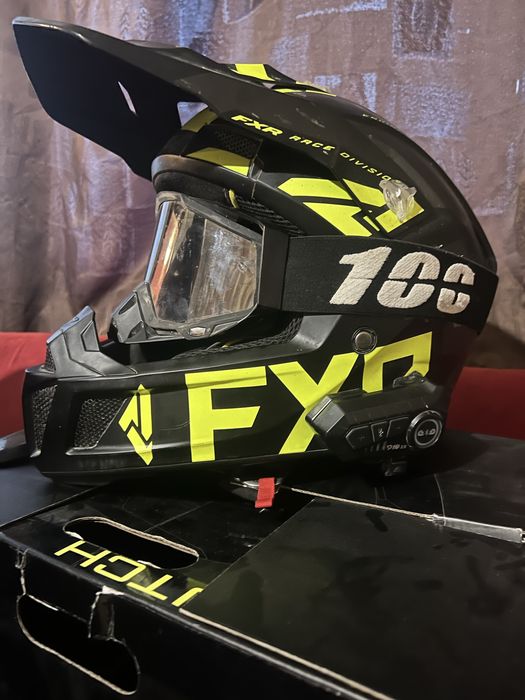 Кросова каска FXR