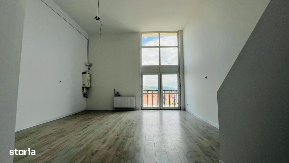 Apartament De Vanzare In Sebes, 4 Camere. Scara Interioara