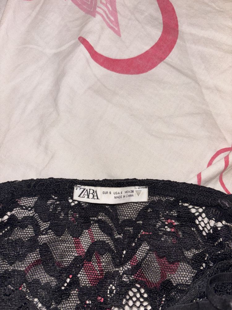 Блузки от Shein, New Yorker, H&M и Stradivarius