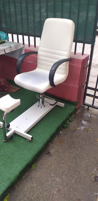 Vând  scaun pedichiură.