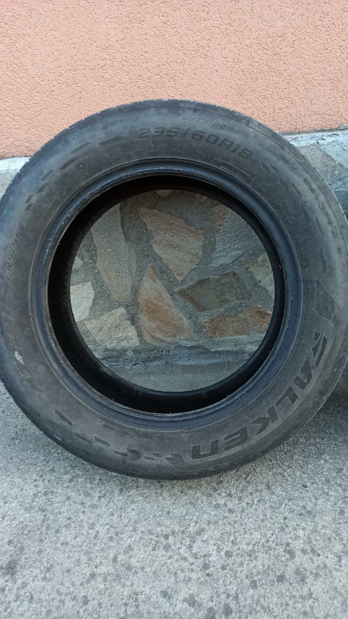 4 бр Летни гуми Falken 235/60/18 Дот 0822 .  5мм