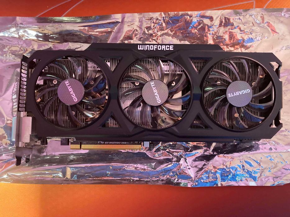 Видео карта GIGABYTE AMD RADEON R9 270X OC windforce 2GB/256 BIT GDDR5