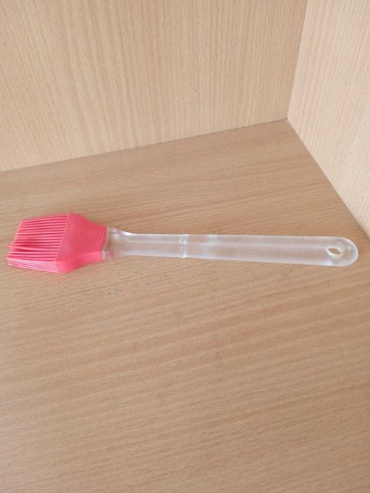 Силиконовые кисть и форма для вафель все за 1000 тенге