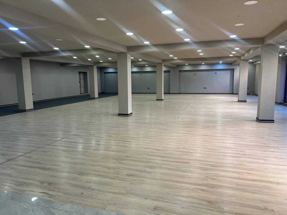 Аренда коммерческого помещения 1250 м² под шоурум