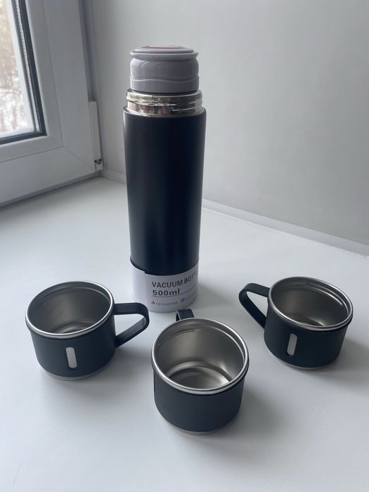 Термос с кружками подарачный набор, в наличие 2 набора