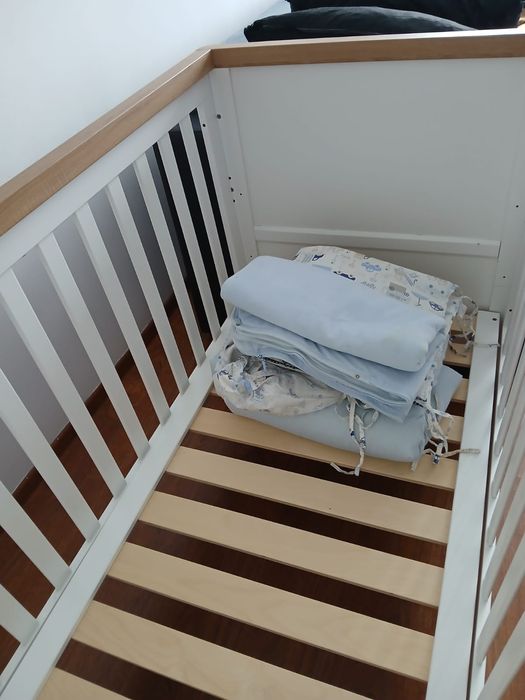 Pătuț din lemn pentru bebe