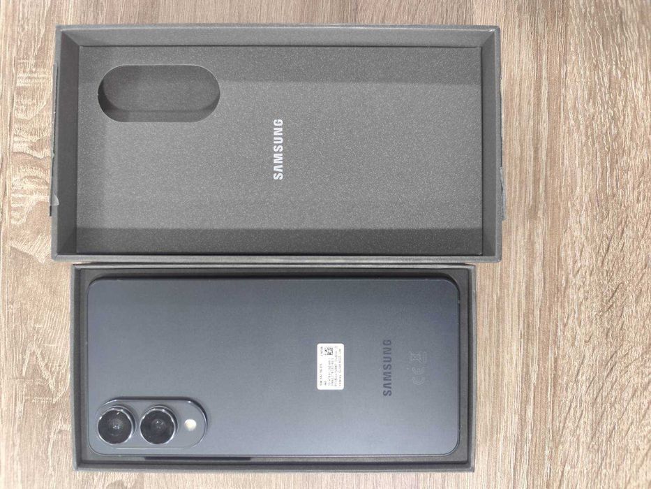 Телефон Samsung Galaxy S25 Edge-ново