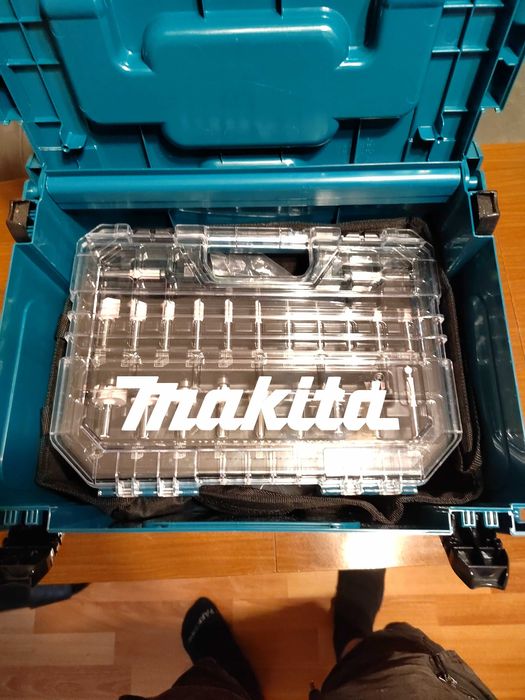 Оберфреза Makita ръчна акумулаторна