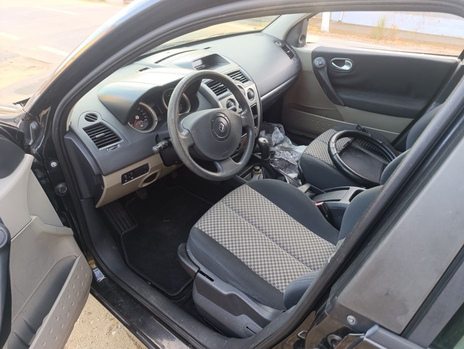 Dezmembrez Renault Megane 2 Benzina 1.6