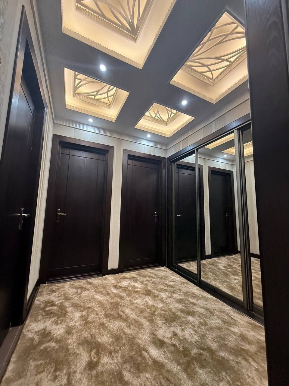 Юнусабад 9 квартал 2/2/4 (60²) продаётся квартира
