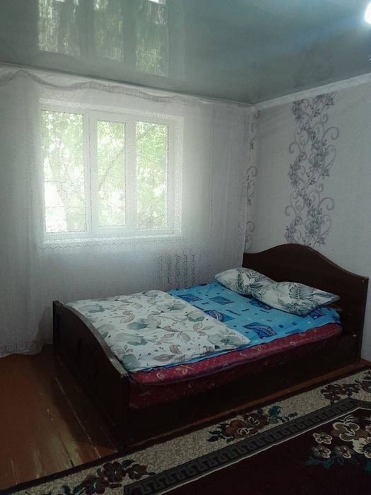 Сдается 1 комнатная квартира 
С обстановкой 
В горде Алмалыке
